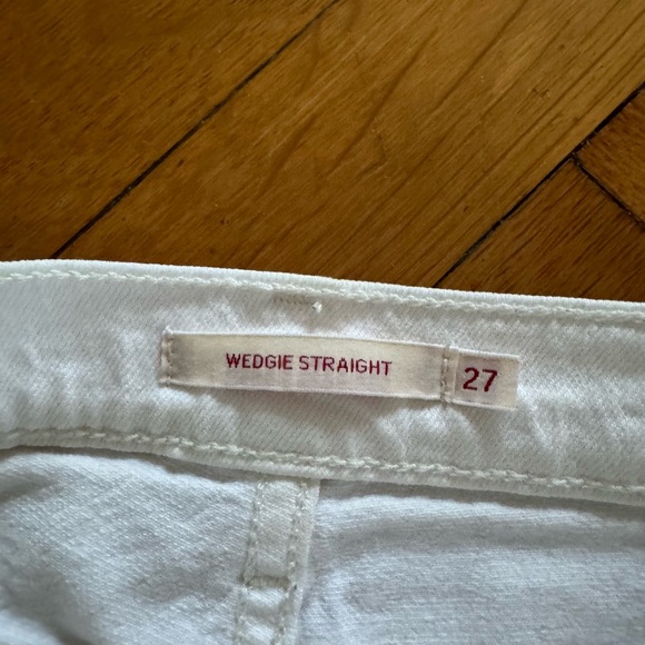 Levi’s Women’s Premium Wedgie Straight Jeans in White - Picture 8 of 13
